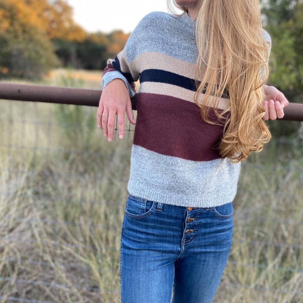 NWT Mock-neck Striped cropped semi- sweater